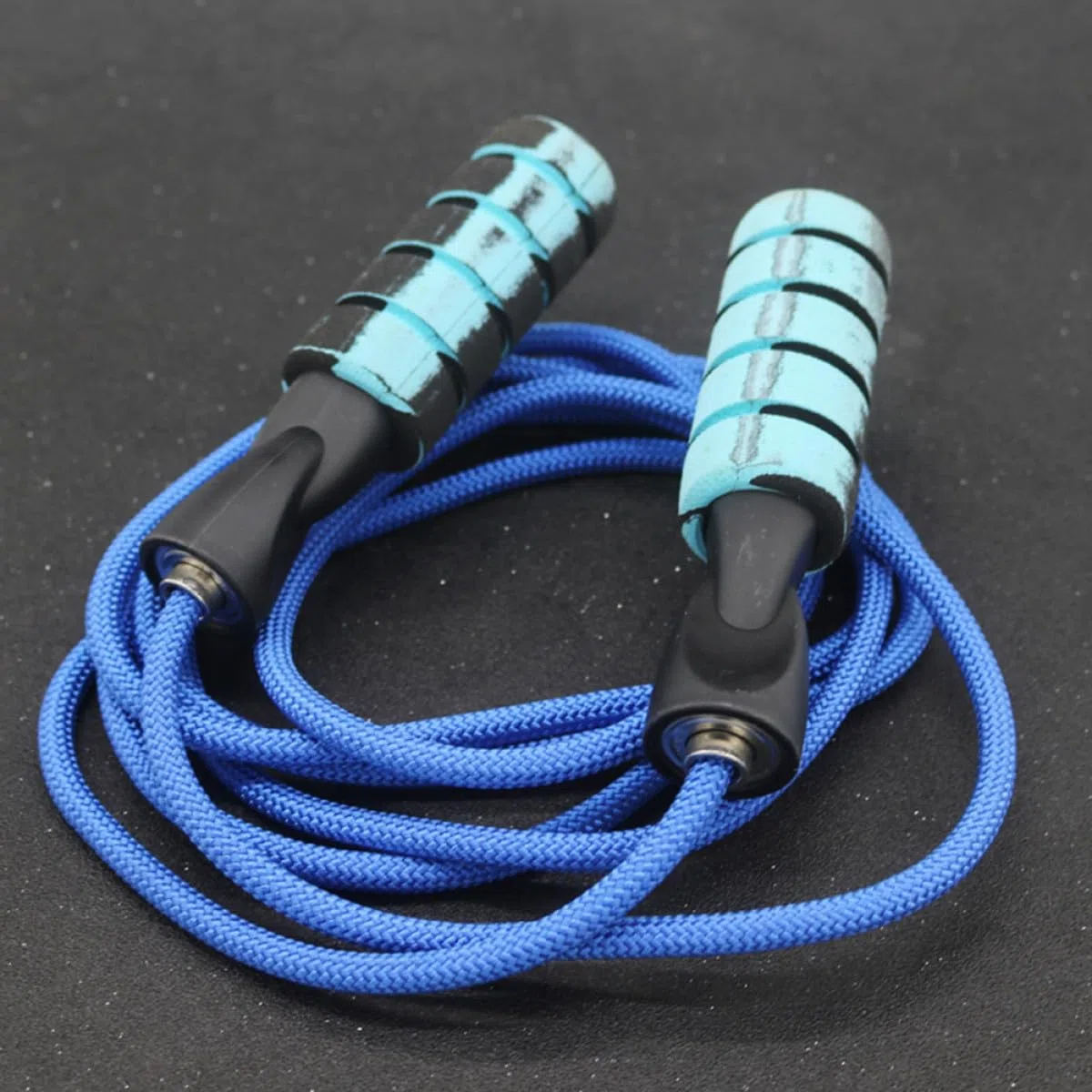 Gewichtetes Springseil für Erwachsene mit Duplex-Lagersystem, Rotes Fitness-Springseil aus PP und Schaumstoff für effiziente Rotation und Flexibilität der Bewegung, für Fitnessstudio und Zuhause