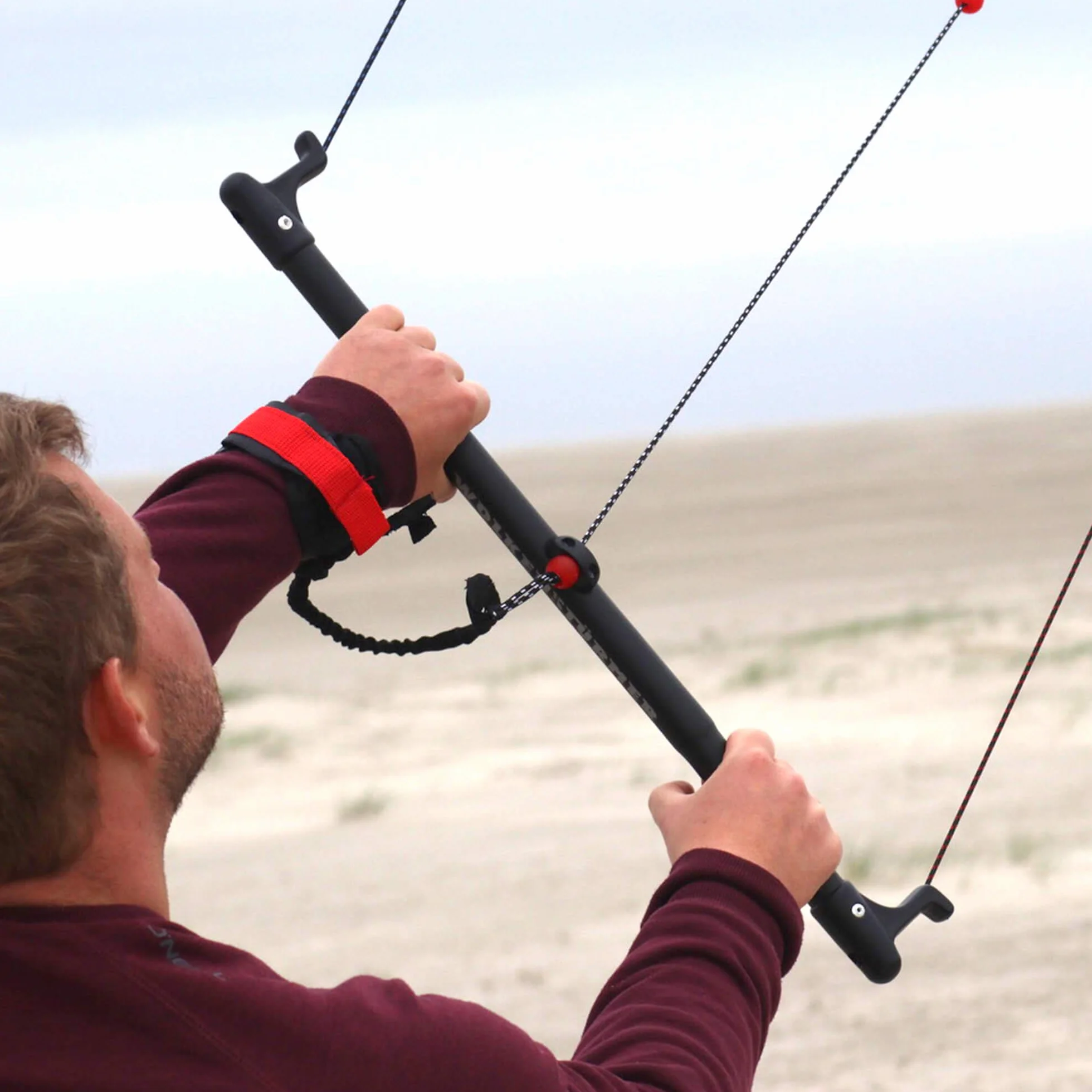 Wolkenstürmer Paraflex Trainer 2.3 – Flugfertiger 3-Leiner Trainer Kite mit Trainerbar und Dyneema Schnüren – 230 cm Lenkmatte & Windtrainer