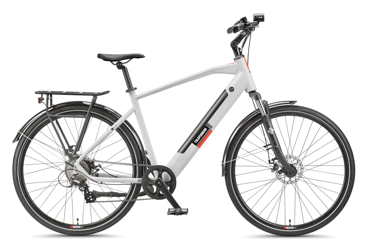TELEFUNKEN E-Bike 28 Zoll Fahrrad für Herren | Trekking Pedelec mit 8-Gang Kettenschaltung & Scheibenbremsen | Elektrofahrrad mit 250 W Heckmotor & integriertem 417,6 Wh Li-Ion-Akku
